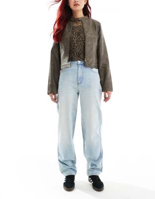 Reclaimed Vintage - Mom-Jeans in hellblauer Waschung im Stil der 90er