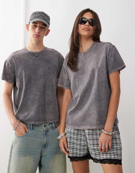 Reclaimed Vintage – Mörkgrå, stentvättad, kort T-shirt i unisex-modell med boxig passform
