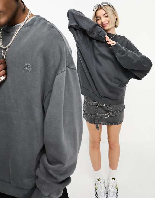 Reclaimed Vintage – Mörkgrå sweatshirt i unisex-modell och oversize med tvättad finish, 2 av 4