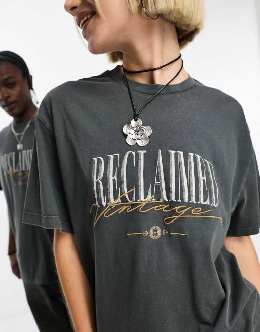 Reclaimed Vintage – Mörkgrå, urtvättad unisex-t-shirt med logga, 3 av 4