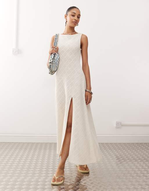 Reclaimed Vintage - Mouwloze maxi jurk van getextureerde jersey en kant met rechte hals in crème