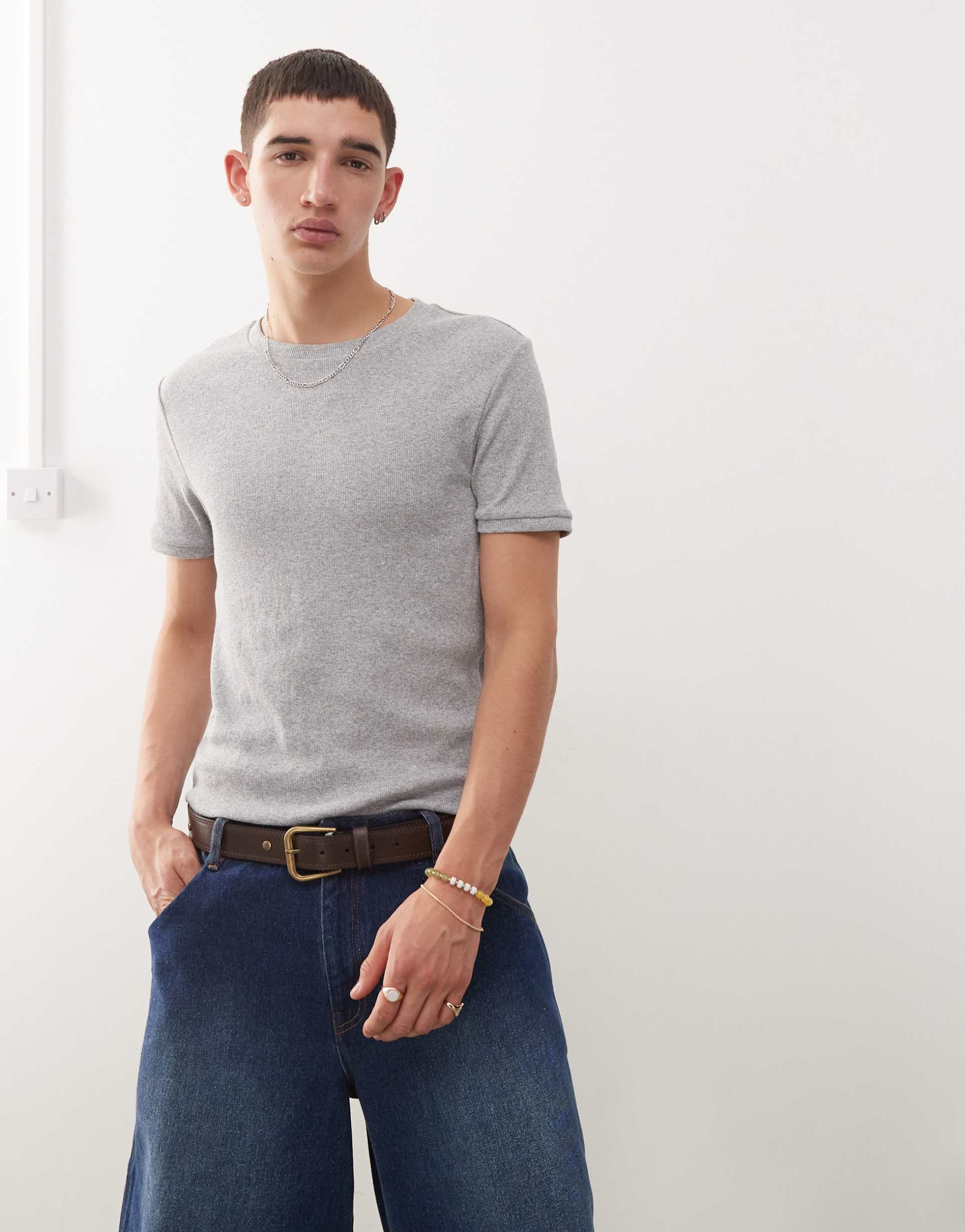 reclaimed vintage muscle fit t-shirt in heather gray