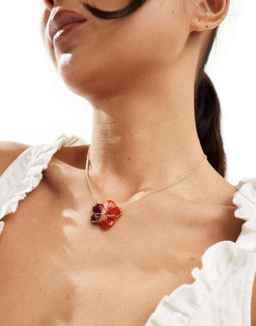 Reclaimed Vintage necklace with flower pendant on gold chain, 3 of 4