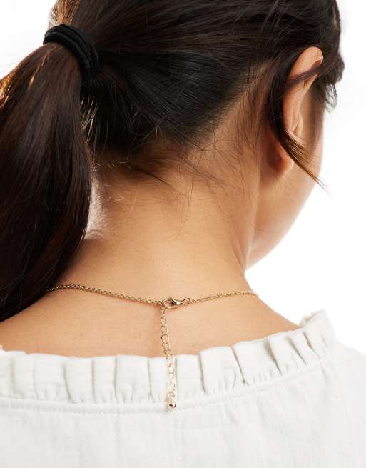 Reclaimed Vintage necklace with flower pendant on gold chain, 4 of 4