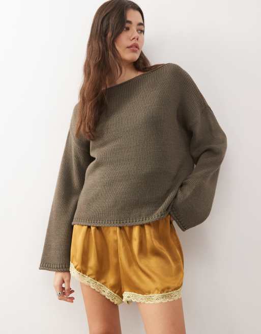 Reclaimed Vintage – Oliwkowozielone satynowe szorty z kontrastową koronką