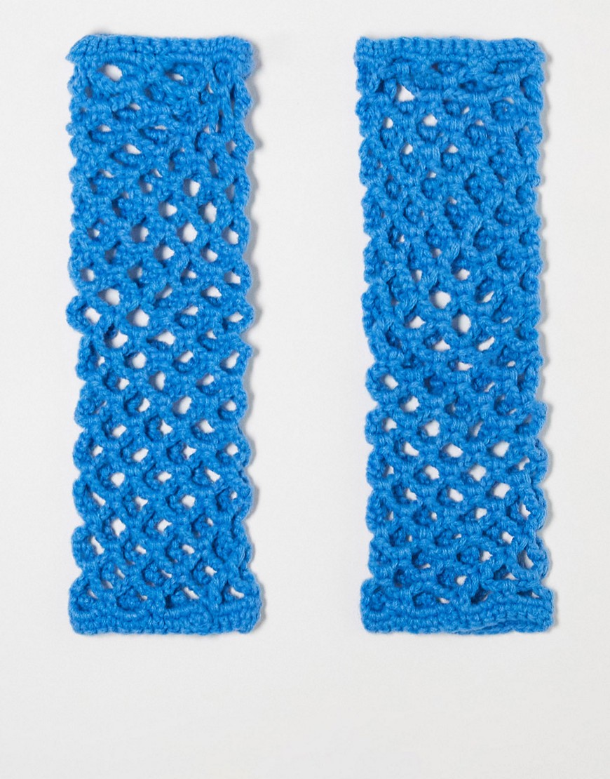 Reclaimed Vintage open knit fingerless gloves in blue