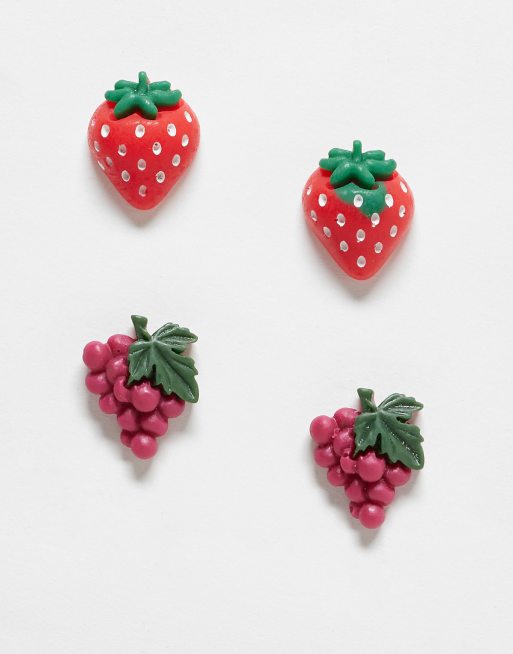 Reclaimed Vintage - Orecchini a bottone a forma di uva e fragola