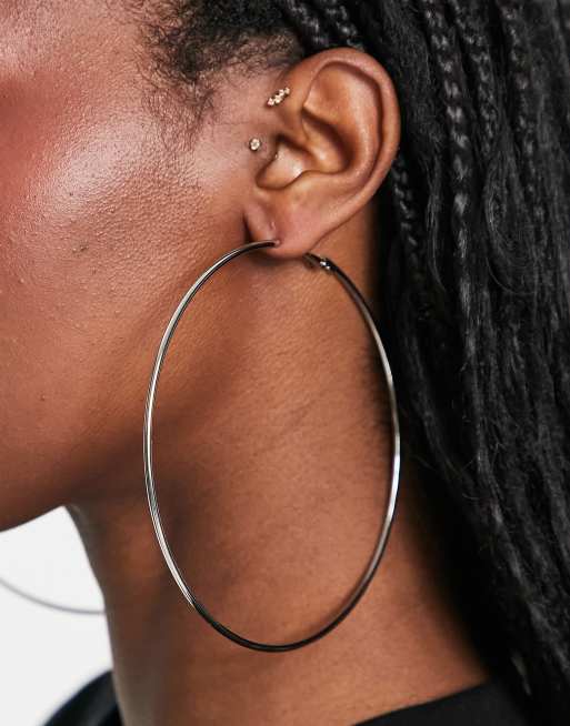 Reclaimed Vintage - Orecchini a cerchio in argento stile Y2K