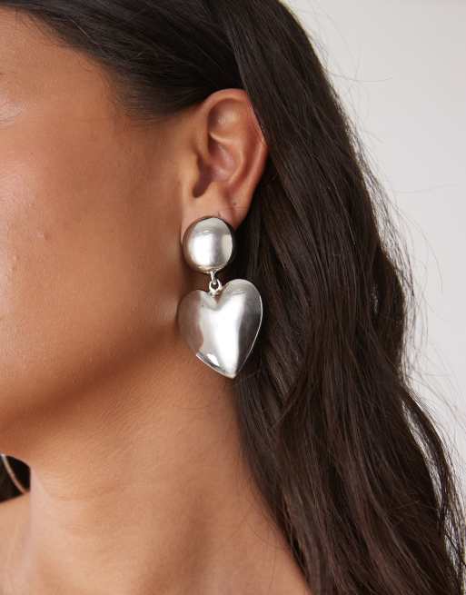 Reclaimed Vintage - Orecchini pendenti argentati a cuore