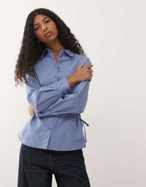 Reclaimed Vintage – Oversize-Hemd in Blau mit Raffung und Bindedetail