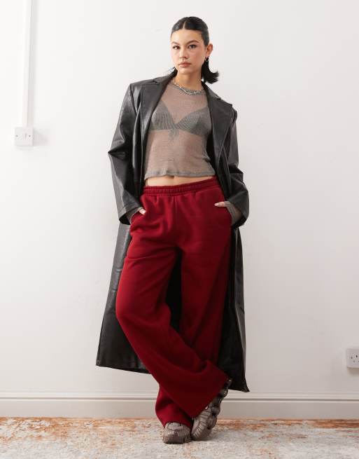 Reclaimed Vintage – Oversize-Jogginghose in Burgunderrot