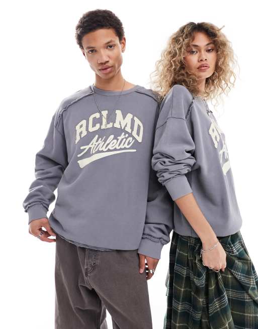Reclaimed Vintage Oversize Sweatshirt in Blau mit College Design unisex ASOS