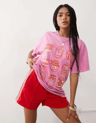Reclaimed Vintage - Oversize-T-Shirt aus Baumwolle in verwaschenem Rosa mit Marmeladenglas-Print