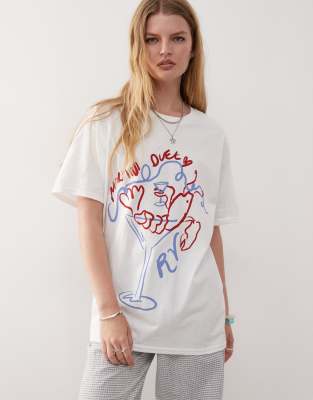 Reclaimed Vintage - Oversize-T-Shirt in Weiß mit Cocktail-Print