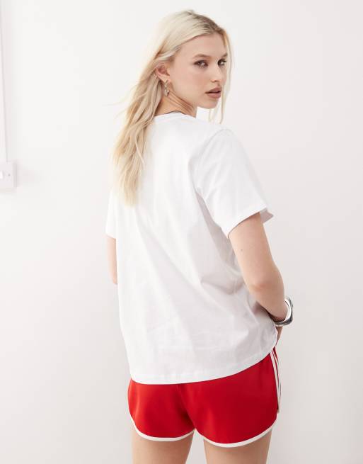 Reclaimed Vintage – Oversize-T-Shirt in Weiß mit Fischer-Print, 4 von 4