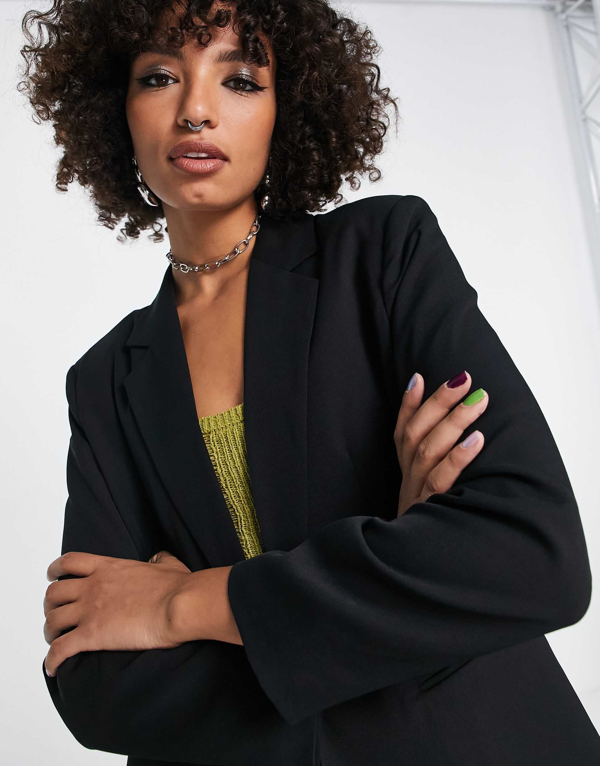 Reclaimed Vintage oversized blazer in black view 4