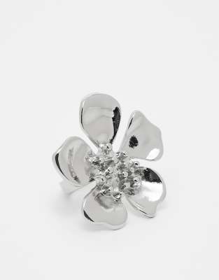 oversized flower ring in silver