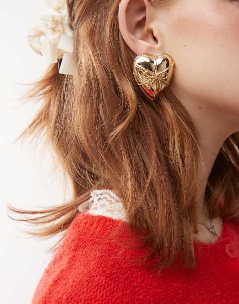 Reclaimed Vintage oversized heart studs with bows in gold - view 1