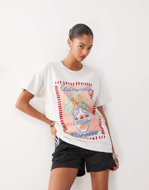 Reclaimed Vintage - Oversized T-shirt met print van vaas in lichtgeel met wassing