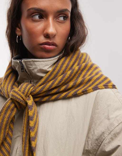 Reclaimed Vintage oversized triangelscarf med kontrastrand, 2 av 3