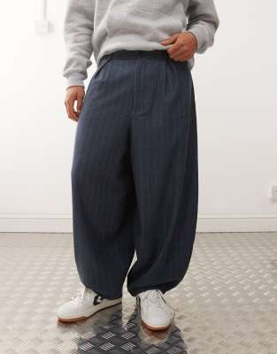 Reclaimed Vintage - Pantalon bouffant ajusté-Bleu