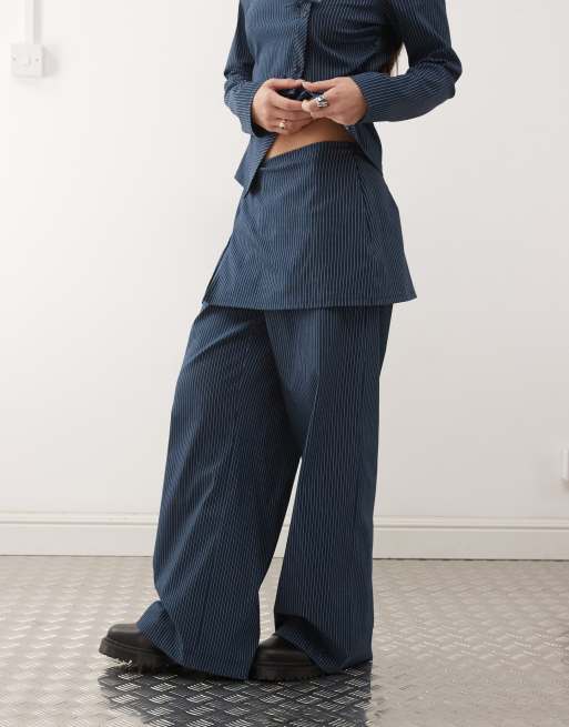 Reclaimed Vintage - Pantalon jupe d'ensemble à fines rayures - Bleu marine, 2 de 5
