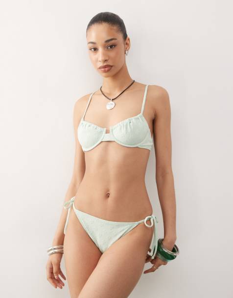 Reclaimed Vintage – Pastelowozielona góra od bikini z fiszbinami z materiału frotté w kwiatowy wzór - view 1