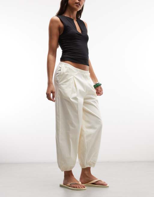 Reclaimed Vintage poplin bloomer 3/4 length pants in cream, 2 of 5
