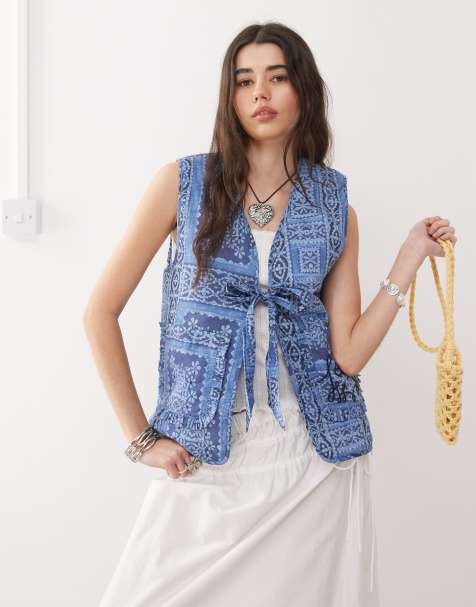 Reclaimed Vintage printed tie front quilted reversible gilet in powder blue print - view 1