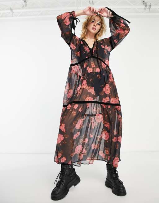 Reclaimed Vintage – Prześwitująca sukienka maxi w ciemny kwiatowy wzór