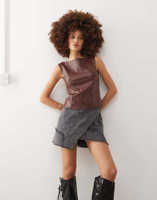 Reclaimed Vintage Pu Tank In Burgundy-red