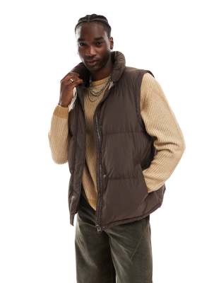 puffer vest in brown