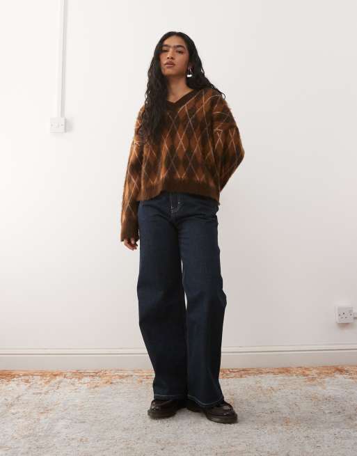 Reclaimed Vintage - Pull à col V et motif losanges - Marron et orange, 2 de 4