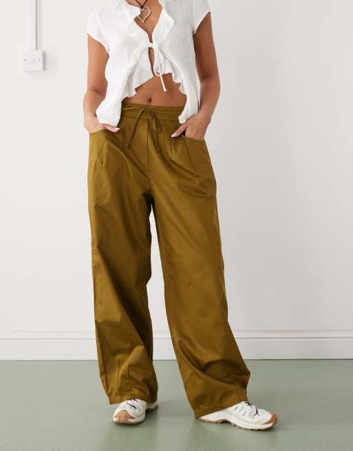 Reclaimed Vintage pull on balloon trouser with pleat detail in khaki green