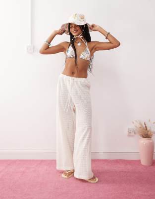 Reclaimed Vintage Reclaimed Vintage pull on beach crochet trouser in white