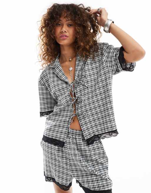 Reclaimed Vintage pull on boxer shorts in gingham