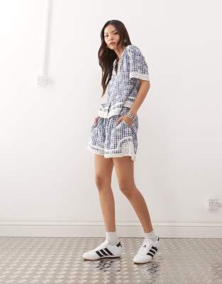 pull on boxy shorts with crochet trim in blue gingham