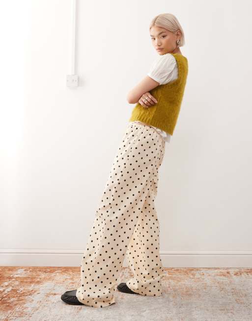 Reclaimed Vintage pull on wide leg trousers in cream and black polka dot print, 4 of 5
