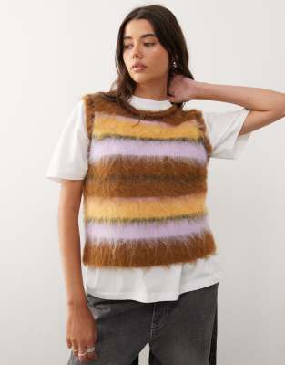 Reclaimed Vintage - Pullunder aus flauschigem Strickstoff in Braun/mit mehrfarbigem Streifenmuster-Brown