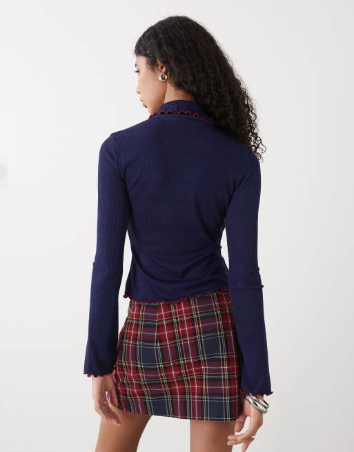 Reclaimed Vintage rib collar cardi with contrast lettuce edge in navy, 3 of 4