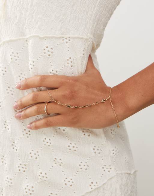 Reclaimed Vintage ring chain link bracelet in gold with dainty dark green stones