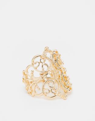 Reclaimed Vintage - Ring in Goldoptik mit durchbrochenem Design-Goldfarben