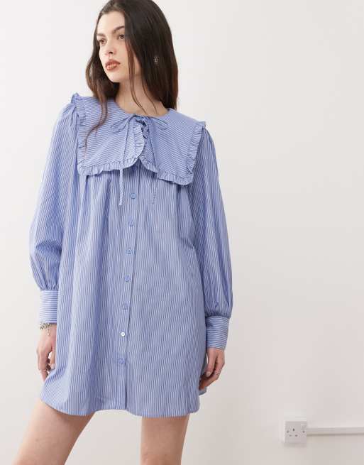Reclaimed Vintage - Robe babydoll courte en coton à rayures et col oversize - Bleu