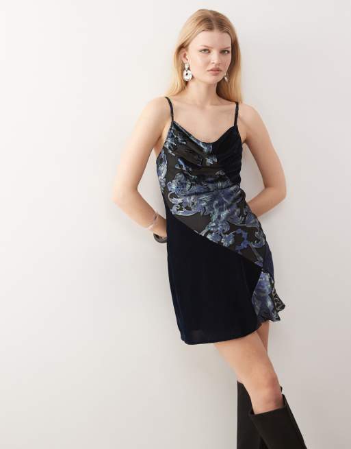 Reclaimed Vintage - Robe courte à empiècements effet froncé et motif fleuri en dévoré - Bleu marine