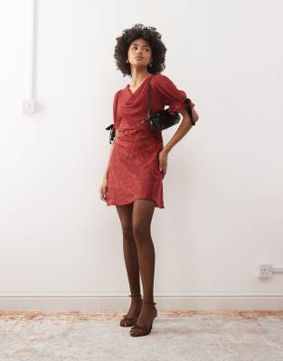 Robe courte à manches nouées bouffantes en satin de jacquard - Bordeaux-Blanc 40