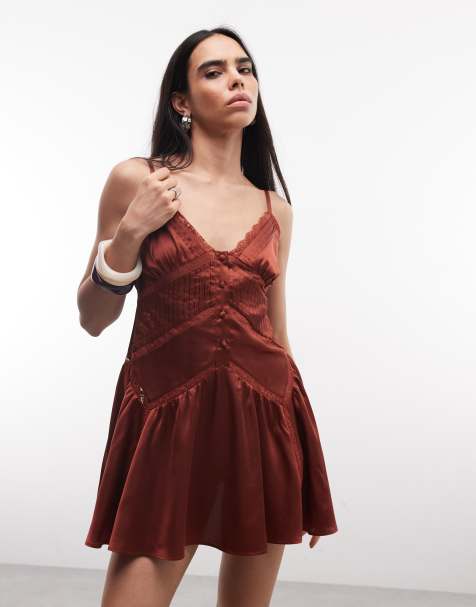 Reclaimed Vintage - Robe débardeur décontractée avec empiècements en dentelle - Rouge bordeaux - view 1