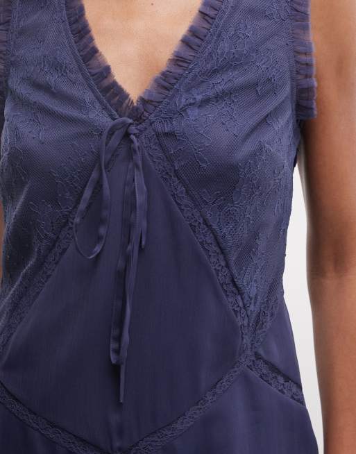 Reclaimed Vintage - Robe décontractée à col V et détail en dentelle échelle - Bleu foncé, 4 de 4