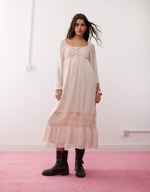 Reclaimed Vintage Robe longue style boheme a volants Blush
