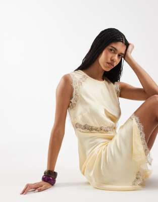 Robe nuisette mi-longue et asymétrique avec détail en dentelle - Jaune babeurre 34