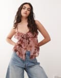 [Reclaimed Vintage] Reclaimed Vintage ruffle tie front boho top in pink floral print L Pink